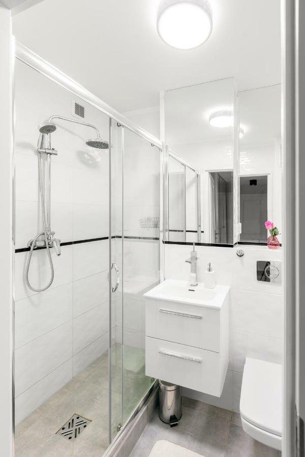 Apartament Luxury Business Saska Kepa Daire Varşova Dış mekan fotoğraf